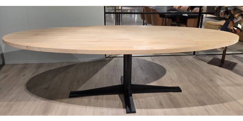 (Showroommodel)Pilat&Pilat Eettafel Dirk-Jisk 