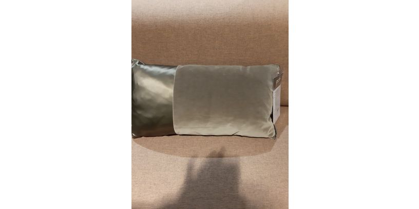 (Showroommodel) Pode Kussen Shadow Durian