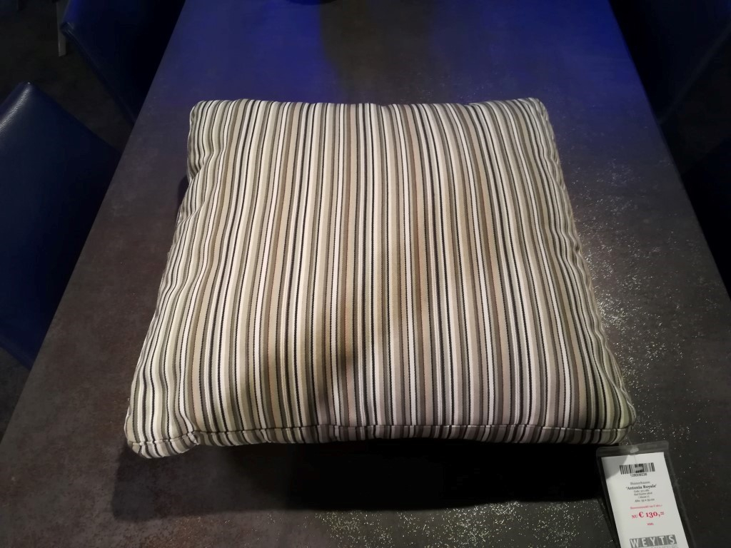 (Showroommodel) Sluimerkussen Antonia Royale