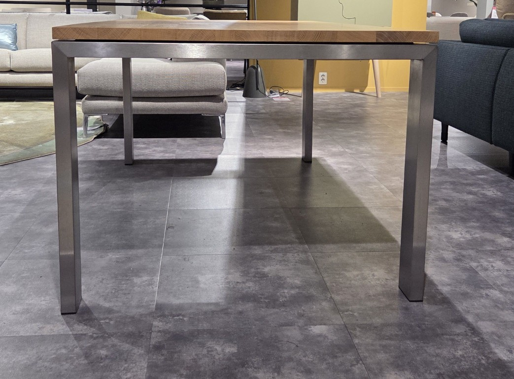 (Showroommodel) Seuren Eettafel Sidney Eiken