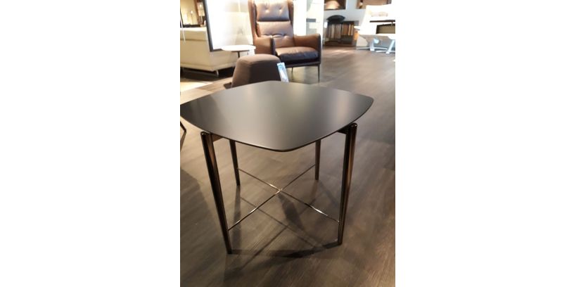 (Showroommodel) Natuzzi Bijzettafel Meridio