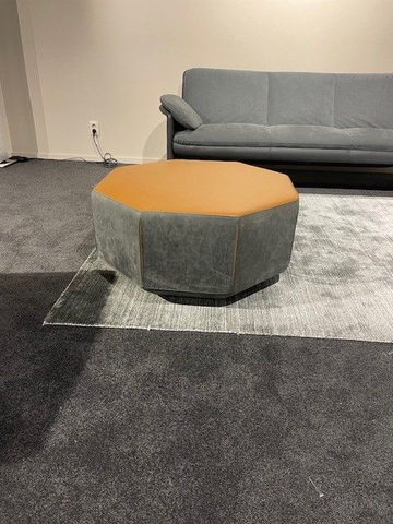 (Showroommodel) Leolux Poef Amulet