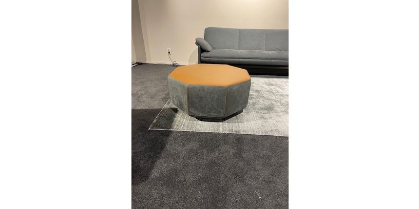 (Showroommodel) Leolux Poef Amulet