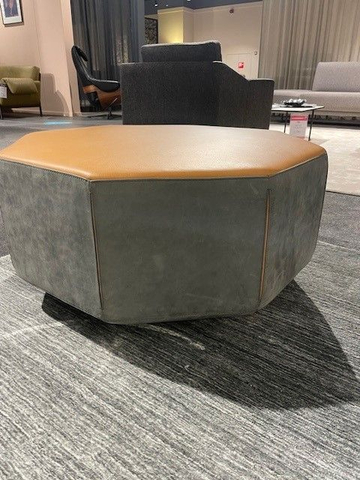 (Showroommodel) Leolux Poef Amulet