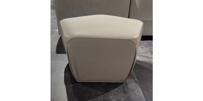 (Showroommodel)Jori Poef Pentagono Egg