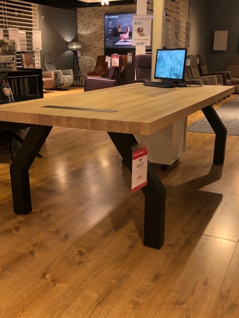 (Showroommodel) Movani Eettafel Meeting Point