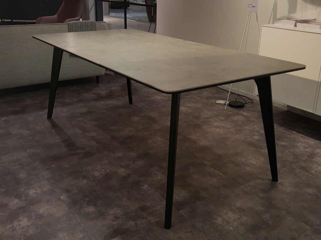 (Showroommodel) Pode Eettafel Hux Concrete