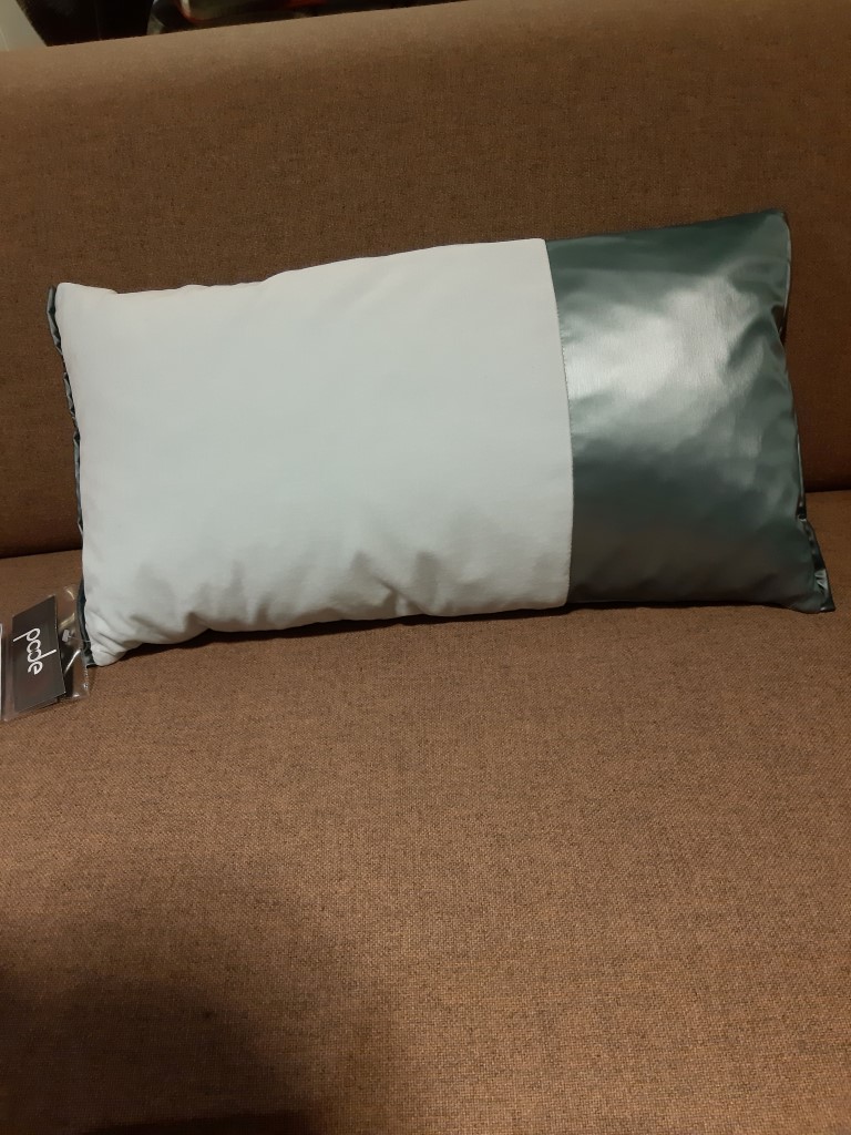 (Showroommodel) Pode Kussen Shadow Mulberry