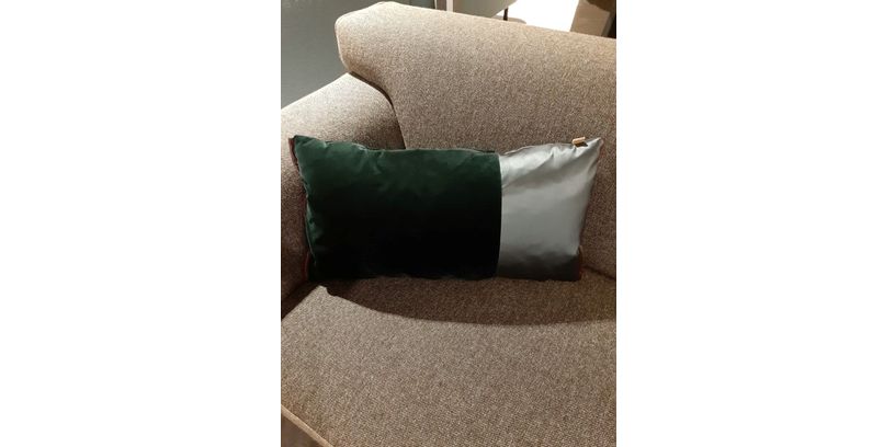 (Showroommodel) Pode Kussen Shadow Leaf