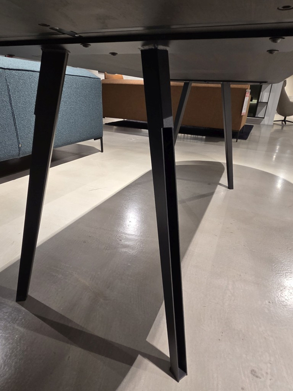 (Showroommodel)Qliv Tafel On Top