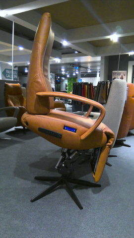 (Showroommodel) Sta-Op Fauteuil Rivingo XXL Cognac