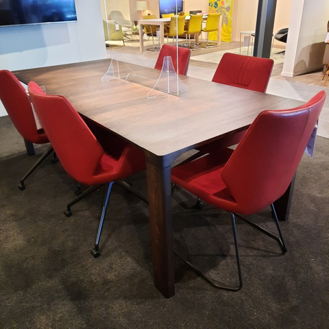 (Showroommodel) Leolux Eettafel Yama 