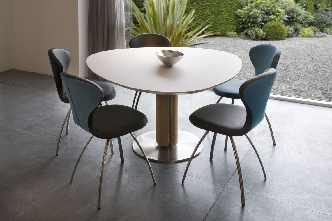 Bree's New World Eettafel Steely