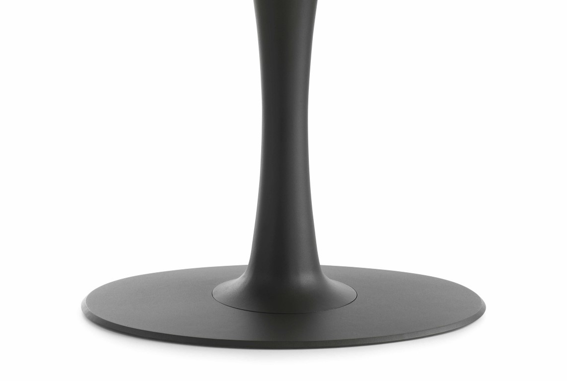 Leolux Eettafel Columna 