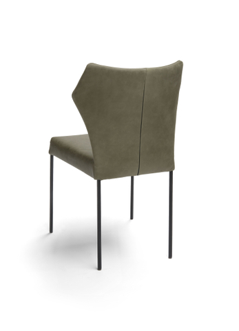 Bree's New World Stoel Fly