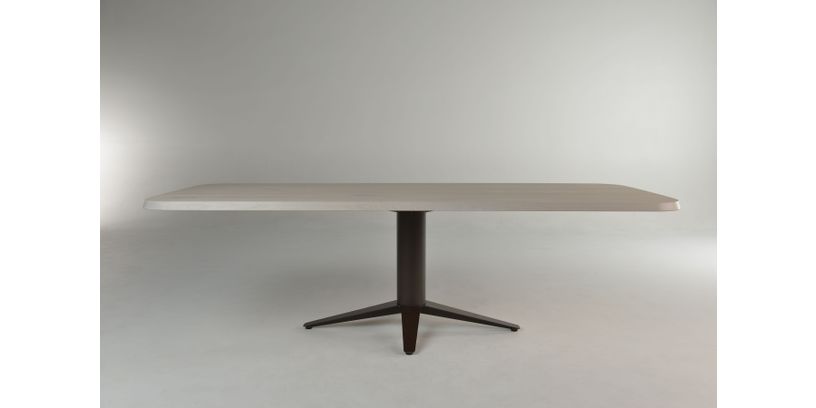 Bert Plantagie Tafel Carve