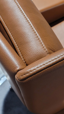 (Showroommodel) Fauteuil Odense + Poef 