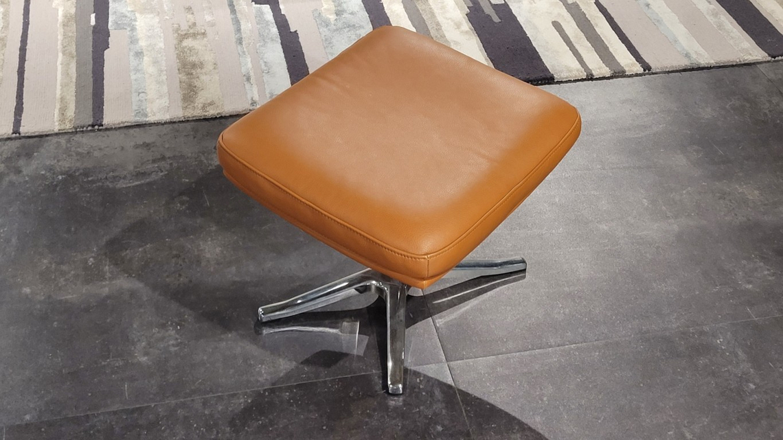 (Showroommodel) Fauteuil Odense + Poef 