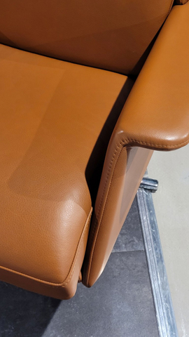 (Showroommodel) Fauteuil Odense + Poef 