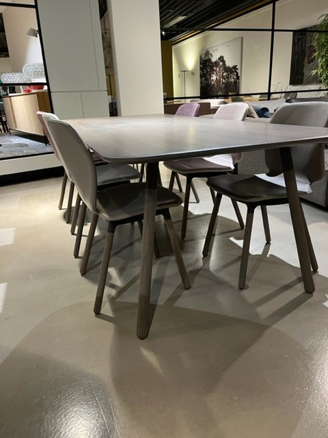 (Showroommodel) Eyye Eettafel Sving