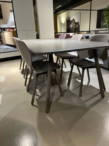 (Showroommodel) Eyye Eettafel Sving