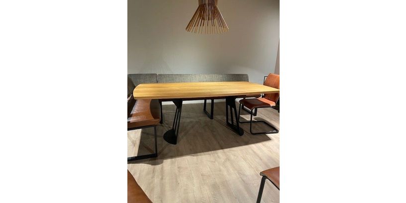 (Showroommodel) Bree's New World Eettafel Simson