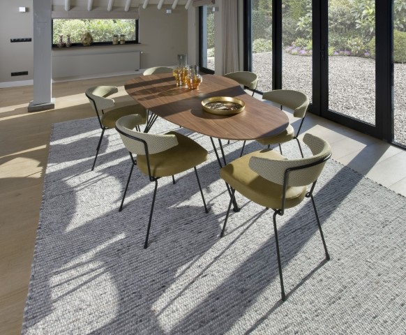 Bree's New World Stoel Slice