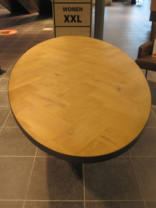 (Showroommodel) Eettafel Tablo Ovaal