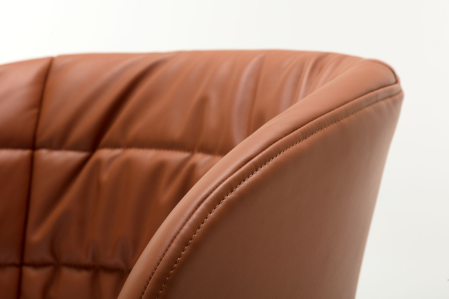 Rolf Benz Armstoel Noa 690