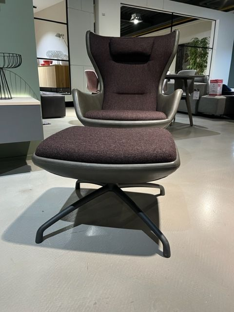(Showroommodel) Eyye Fauteuil Puuro + Poef