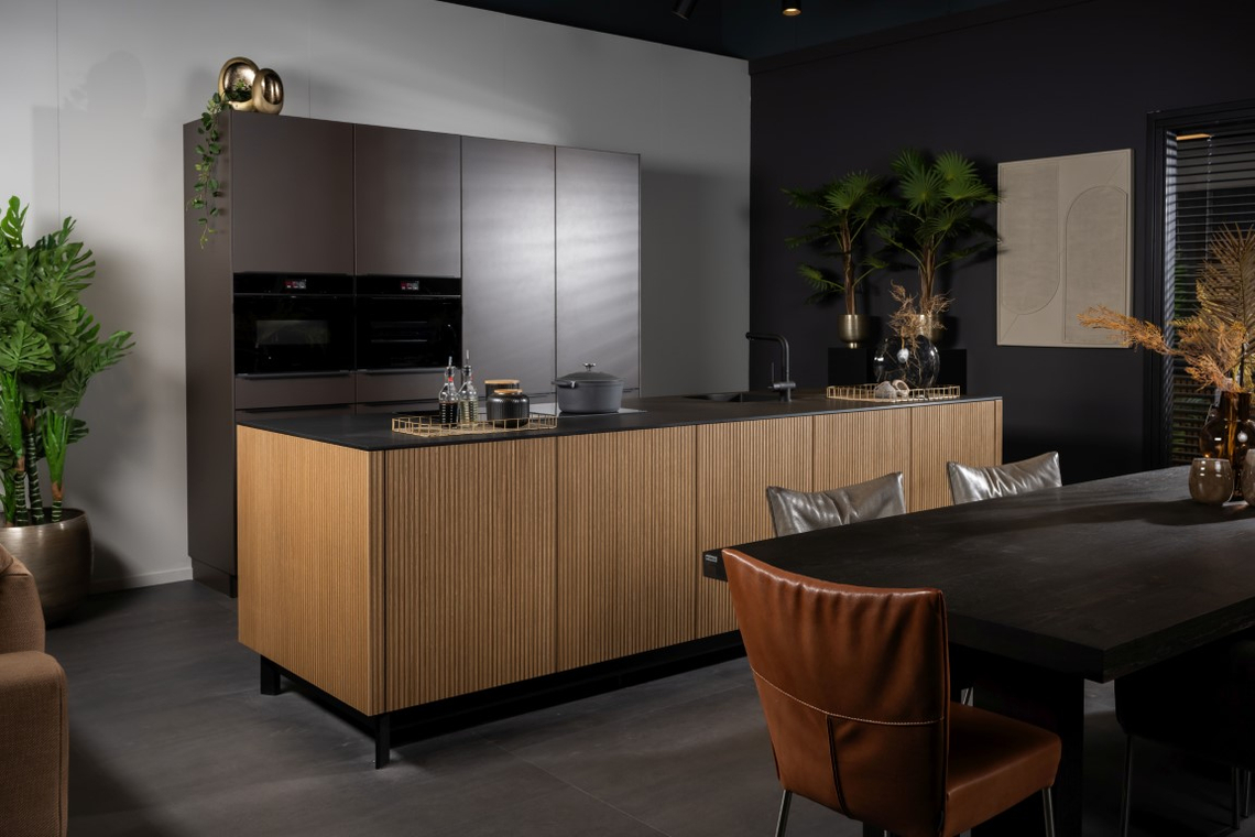 Nolte Keuken Met Kastenwand KB25