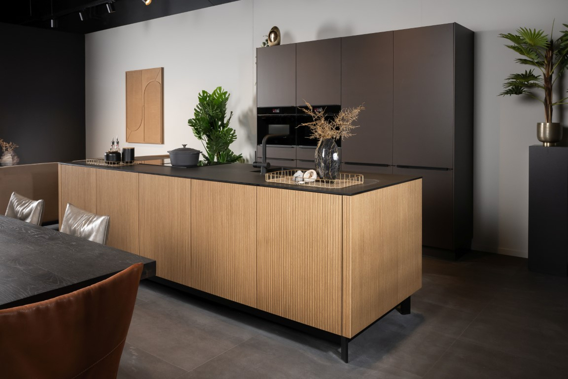 Nolte Keuken Met Kastenwand KB25