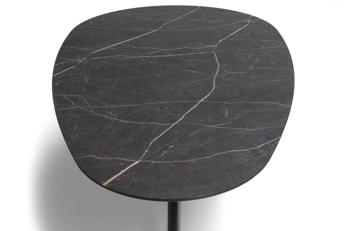 Bree's New World Eettafel Druppel Thunder