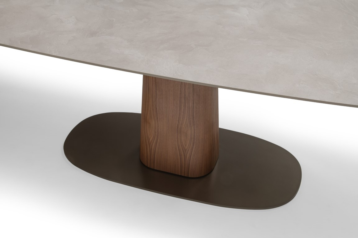 Bree's New World Eettafel Storq