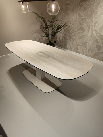 (Showroommodel)Montel Eettafel Yuno