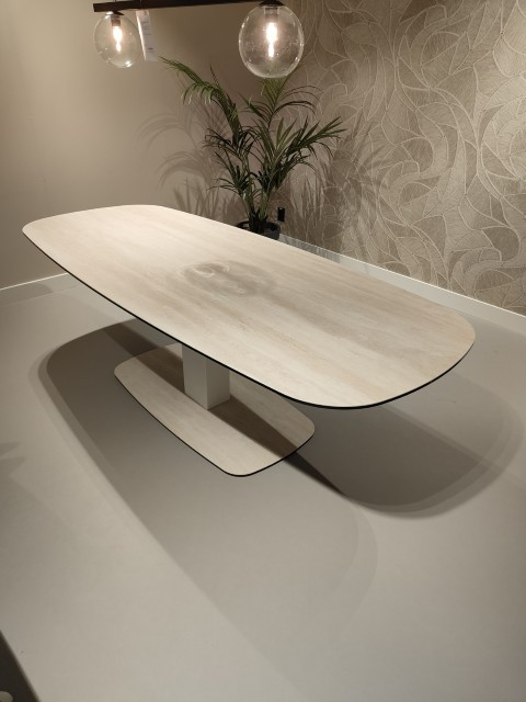 (Showroommodel)Montel Eettafel Yuno