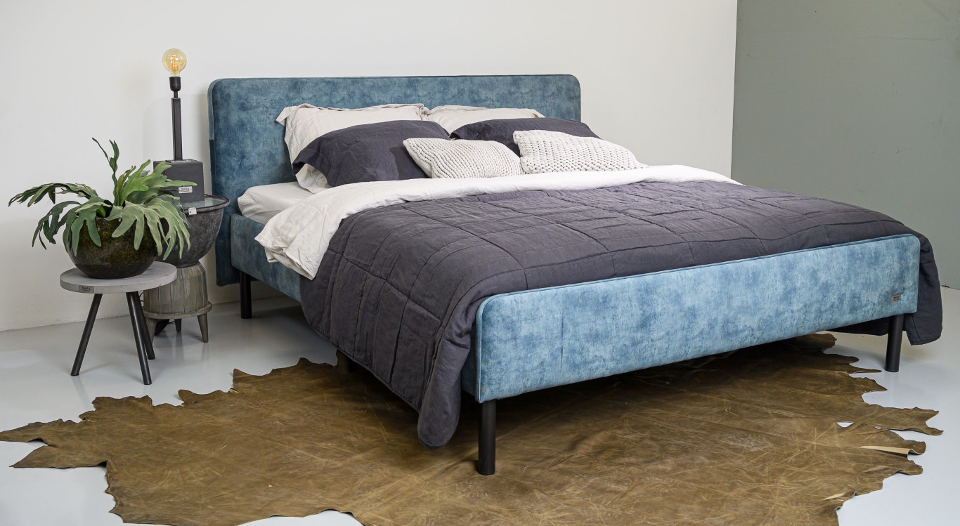 Steel & Stockings Ledikant Olijfje