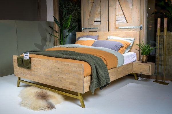 Steel & Stockings Ledikant Viggo