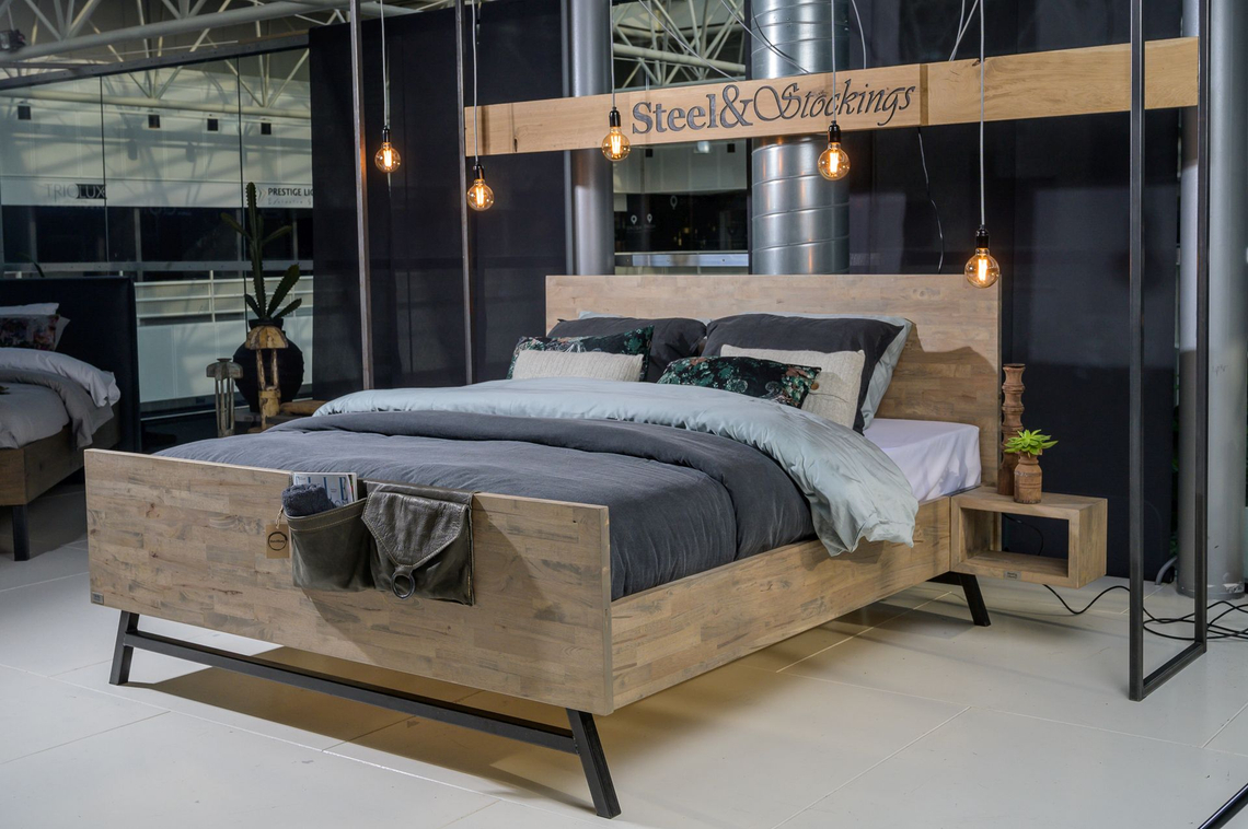 Steel & Stockings Ledikant Viggo