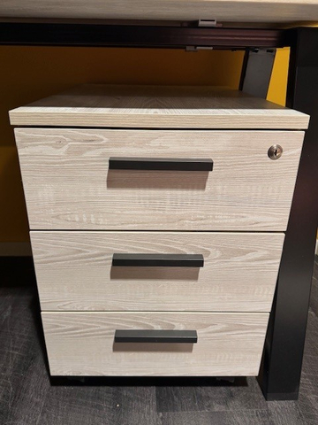 (Showroommodel) Bureau Atrio Incl. Ladenblok