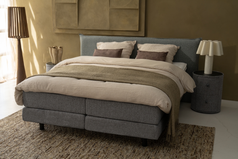 Ubica Boxspring Avenza Cushion Vlak