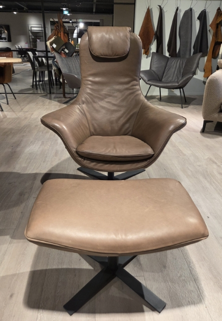 (Showroommodel) Label Relaxfauteuil Seat 24 + Poef
