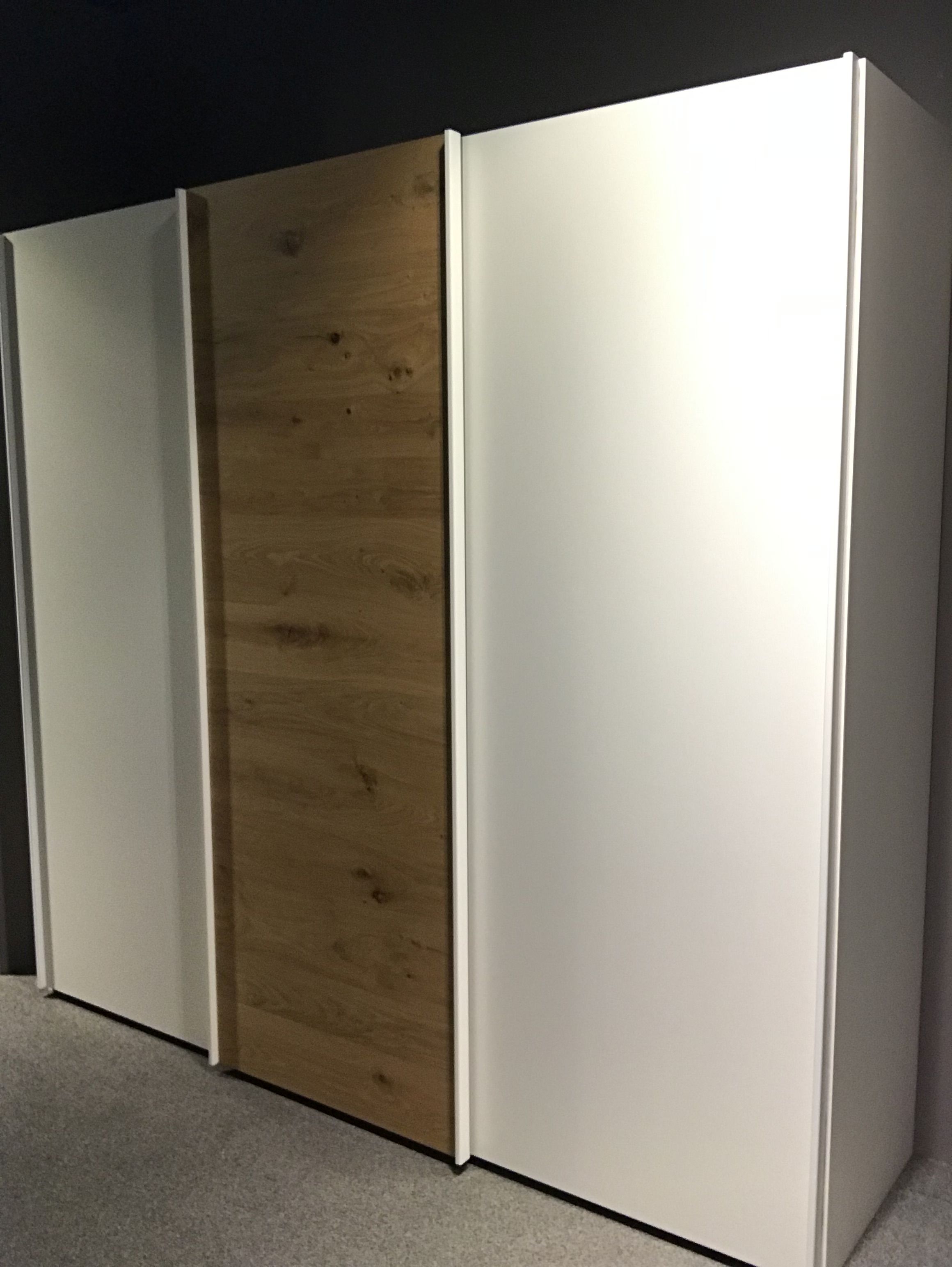 (Showroommodel) Loddenkemper Zweefdeurkast Max 300