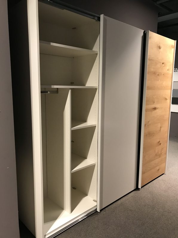 (Showroommodel) Loddenkemper Zweefdeurkast Max 300