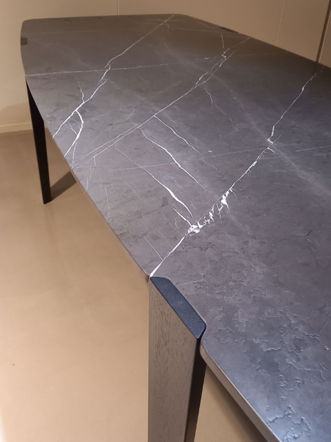 (Showroommodel) Eettafel 1450 Francis Bruin