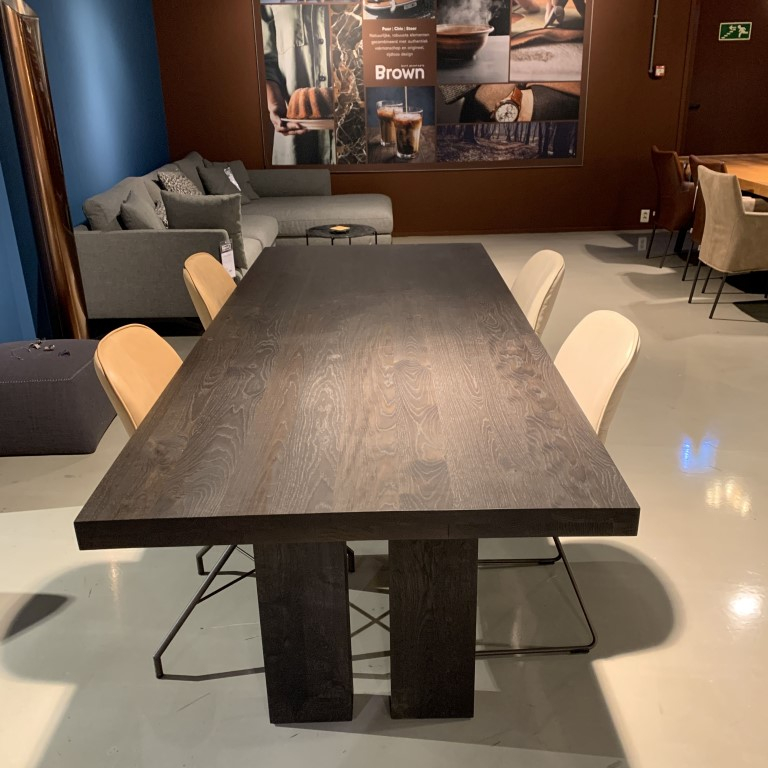 (Showroommodel) Brown Eettafel Fern