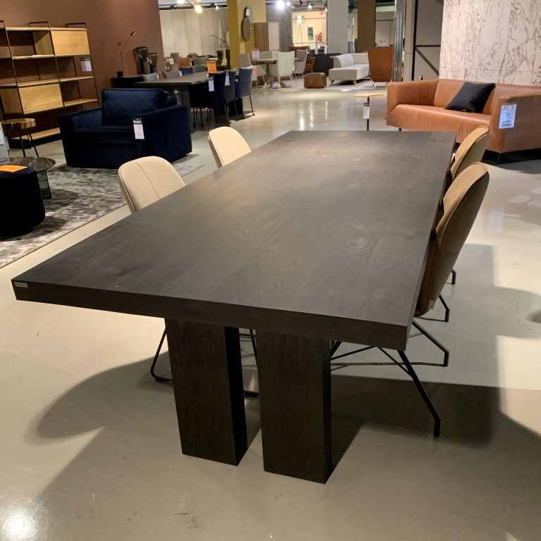 (Showroommodel) Brown Eettafel Fern