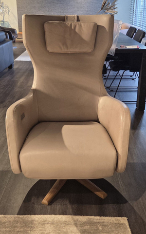 (Showroommodel) Fauteuil Trones Six