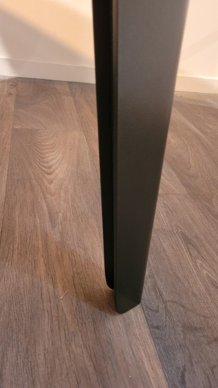 (Showroommodel) Leolux Eettafel Bondi 