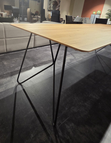 (Showroommodel) Seuren Eettafel Bee Get III